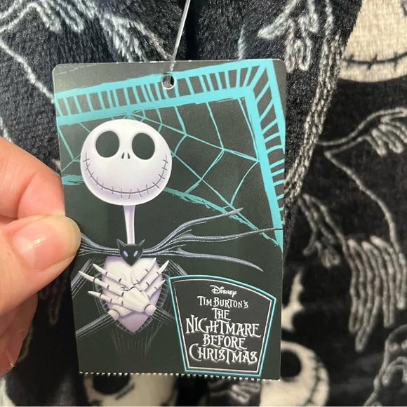 6/$25
Disney Black and White Jack Skeleton Pajama Onesie - Picture 10 of 12